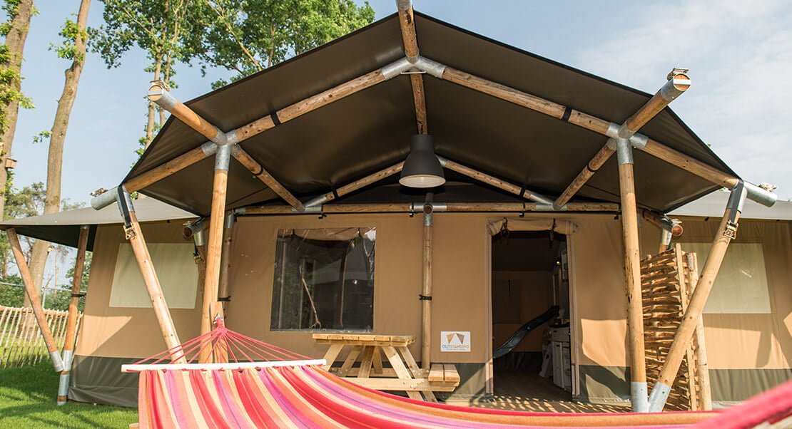 luxe glamping lodge met sanitair